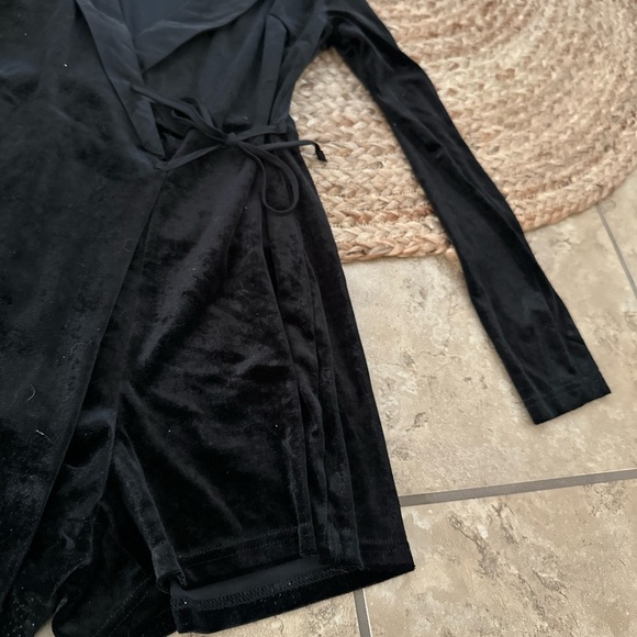 VELVET WRAP LONG SLEEVE ROMPER - Picture 2 of 6